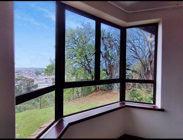 2 BEDROOM APARTMENT FOR SALE IN CLARENDON